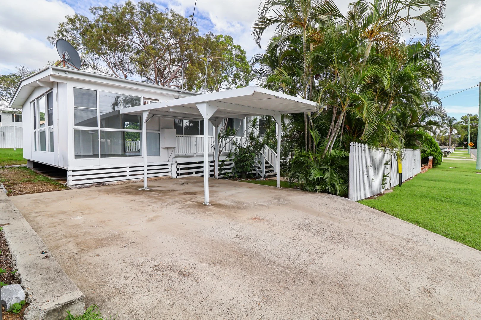 11 Larsen Street, West Gladstone QLD 4680