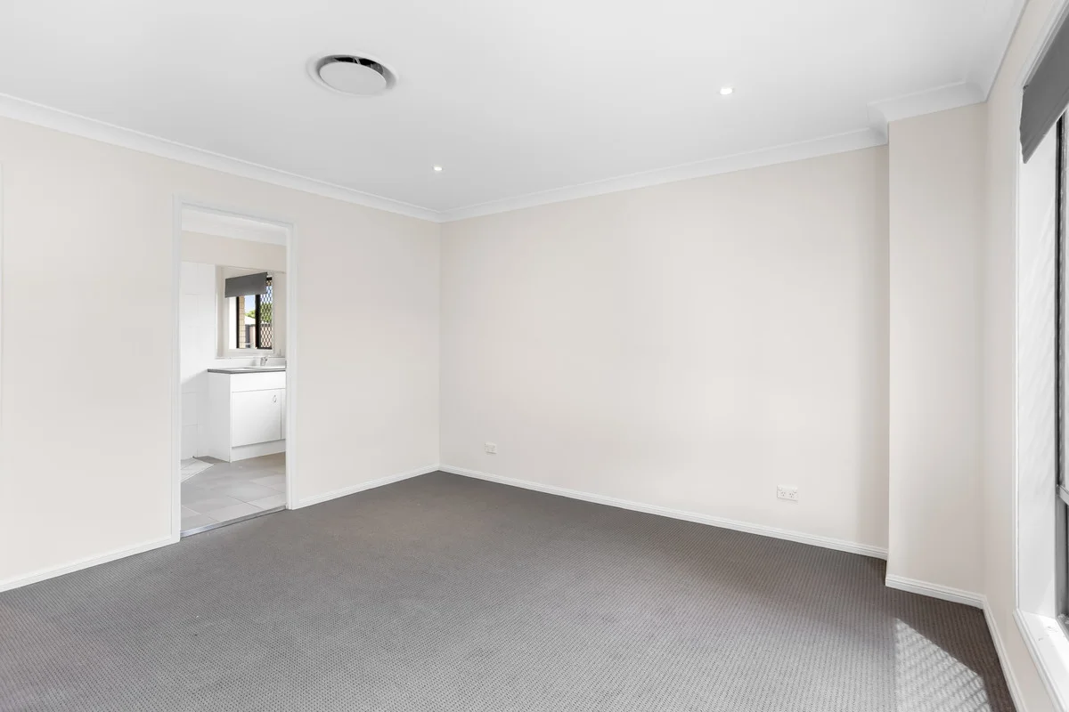 4 Reddy Drive, Caboolture QLD 4510 photo 2