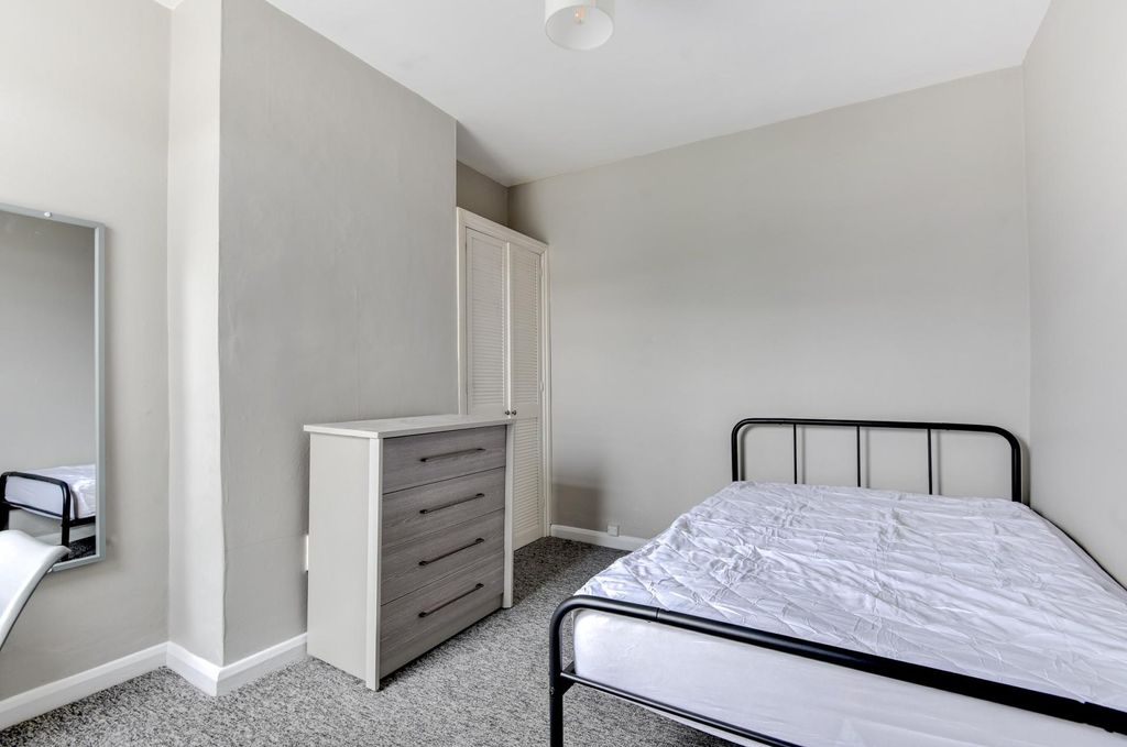 Additional image 11 of 7 bed semi-detached house to rentBernard Road, Brighton BN2