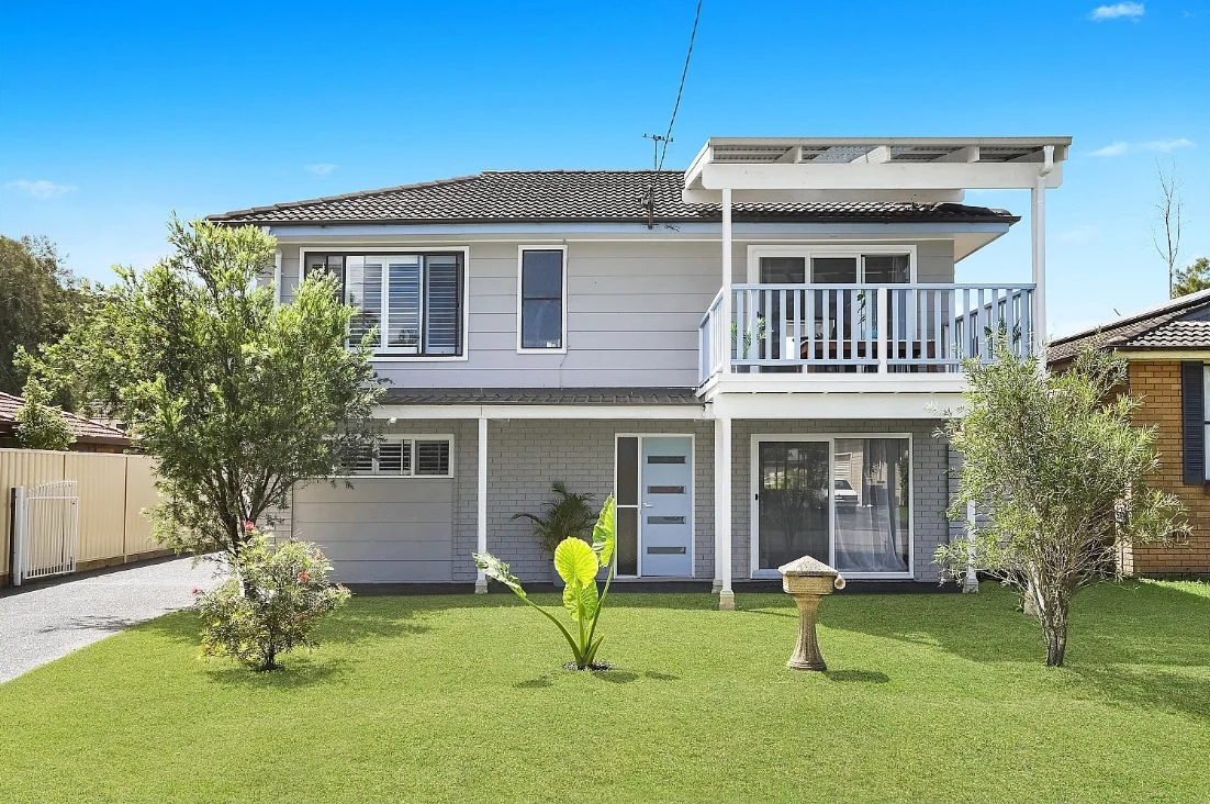 Rooms/11 Black Swan Street, Berkeley Vale NSW 2261