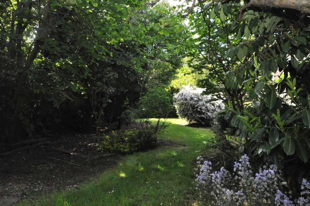 Additional image 14 of 3 bed semi-detached house to rentVineries Close, Leckhampton, Cheltenham GL53