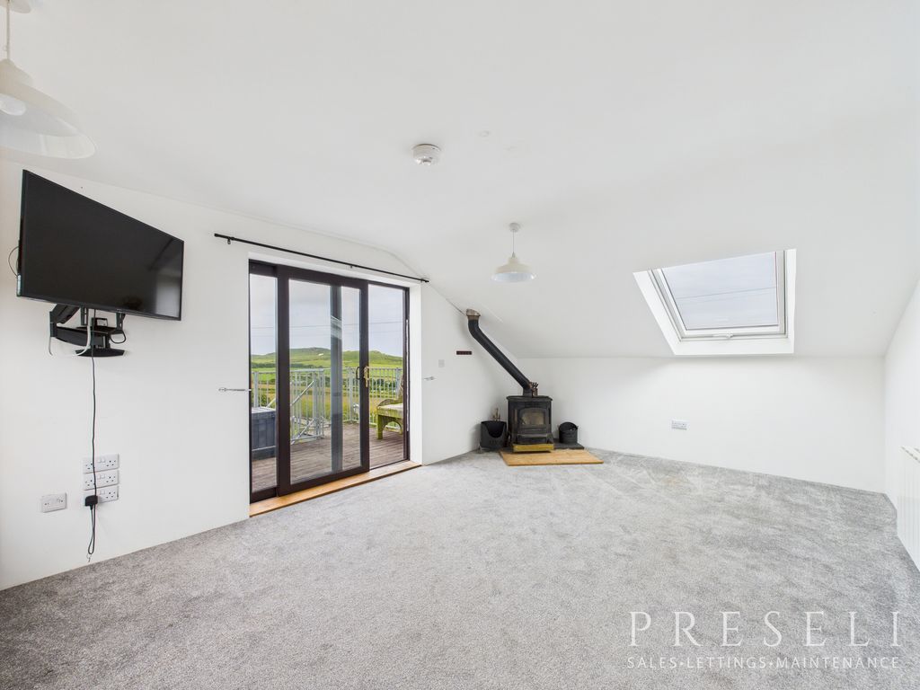 1 bed flat to rentThe Scales, Ty'r Henner, Goodwick SA64