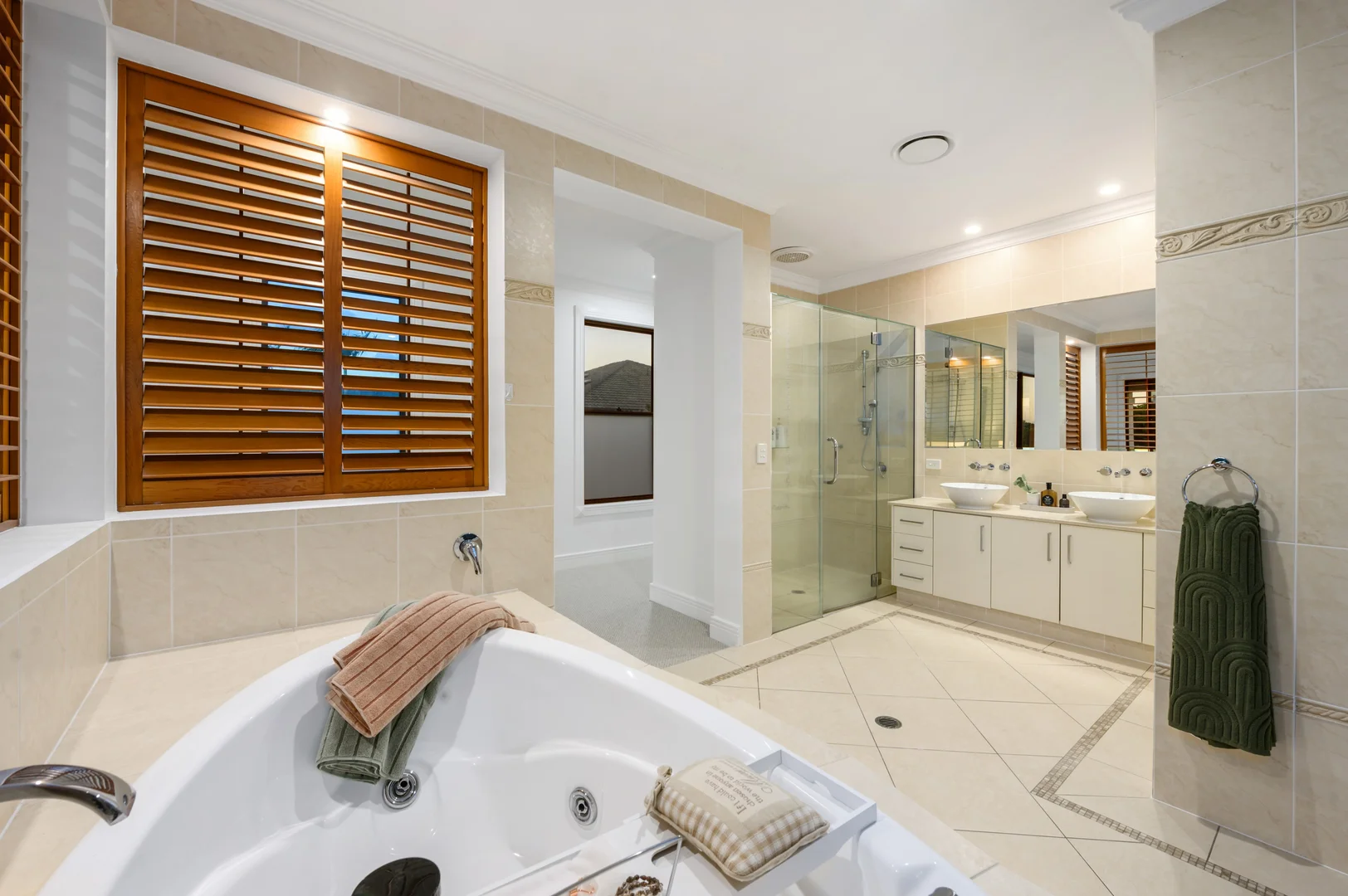 Additional image 21 of 2344 Cressbrook Dr, Hope Island QLD 4212