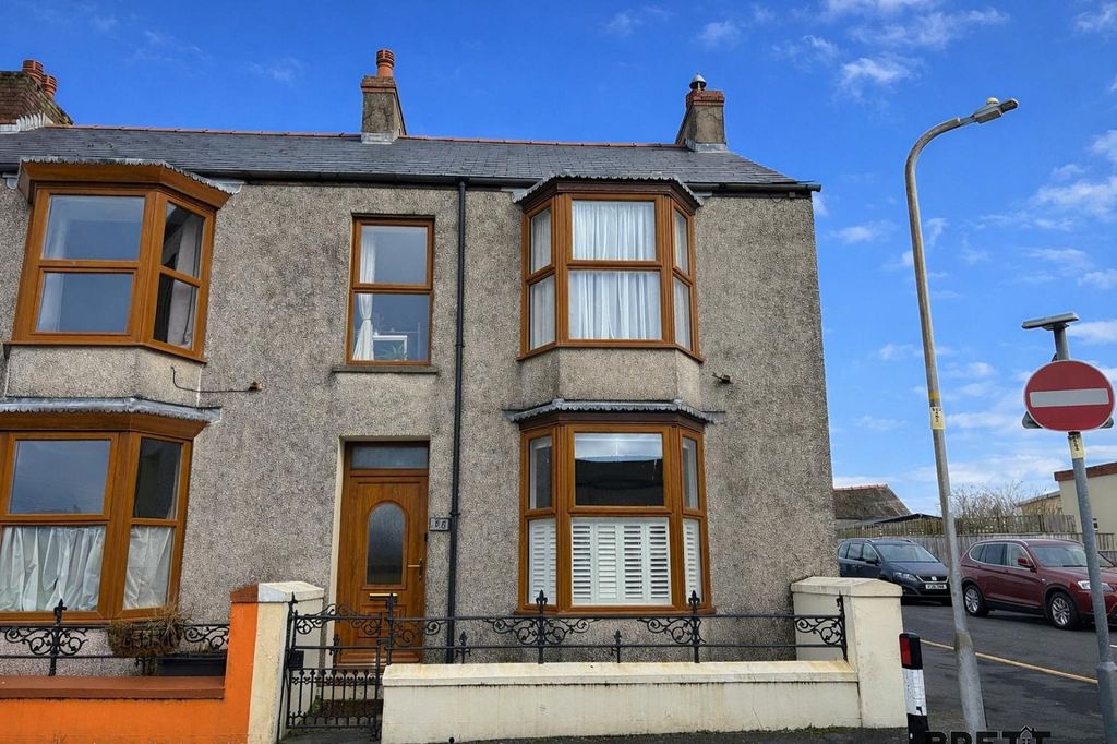 4 bed end terrace house to rent56 John Street, Neyland, Milford Haven, Pembrokeshire. SA73