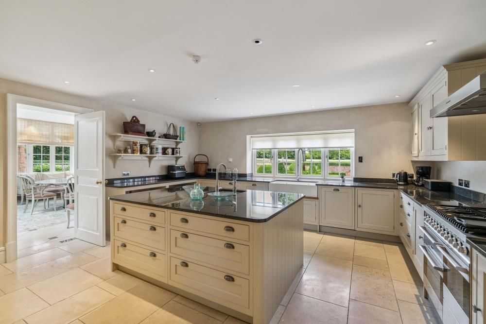 Additional image 10 of 10 bed detached house to rentOld House Lane, Kings Langley, Hertfordshire WD4
