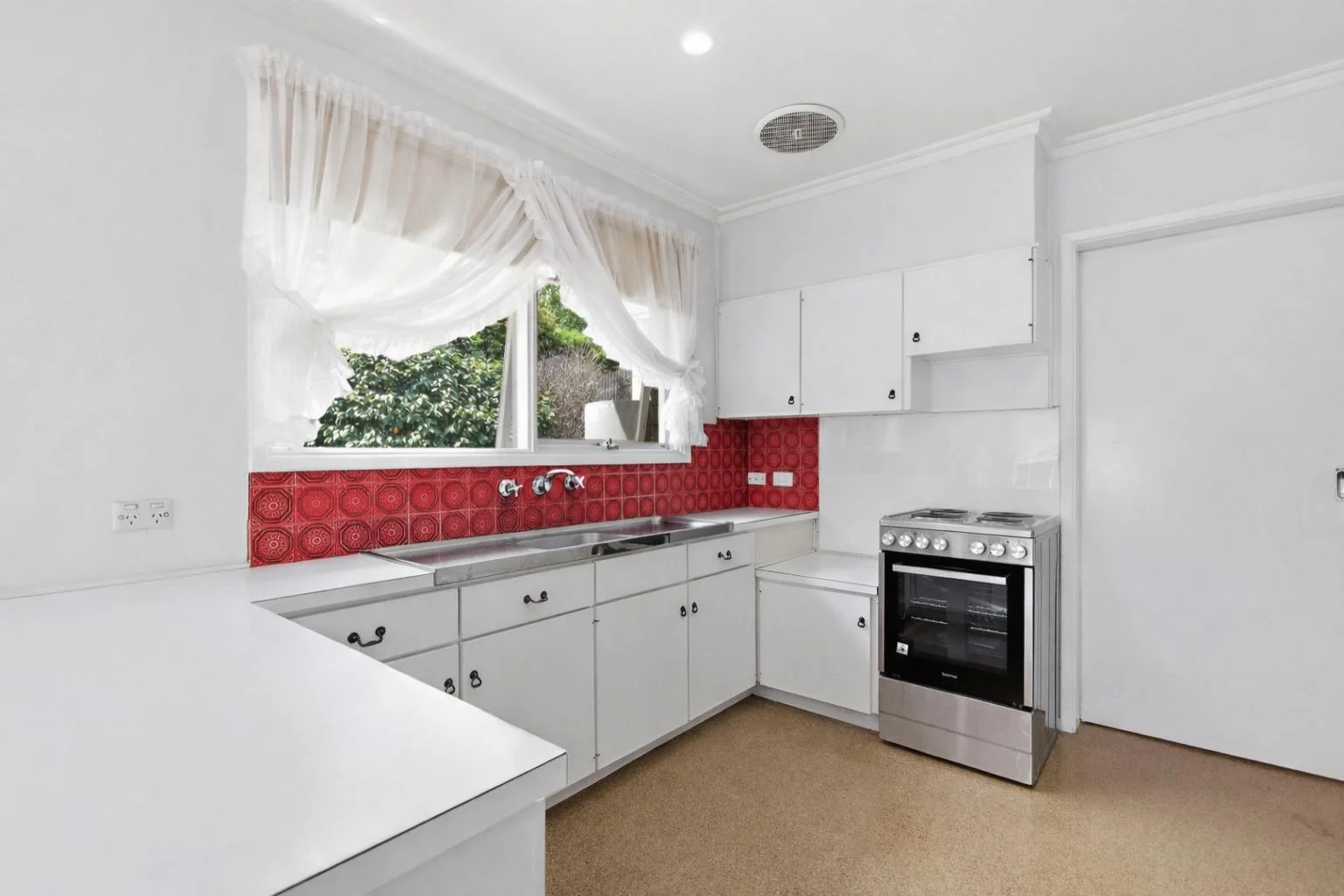 18 Evwick Crescent, Highton VIC 3216