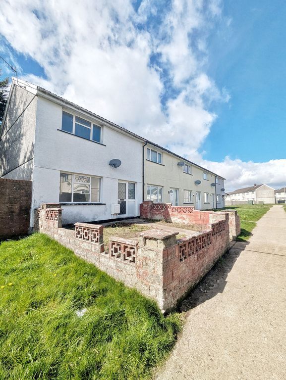 2 bed end terrace house to rentBirch Grove, Gurnos CF47