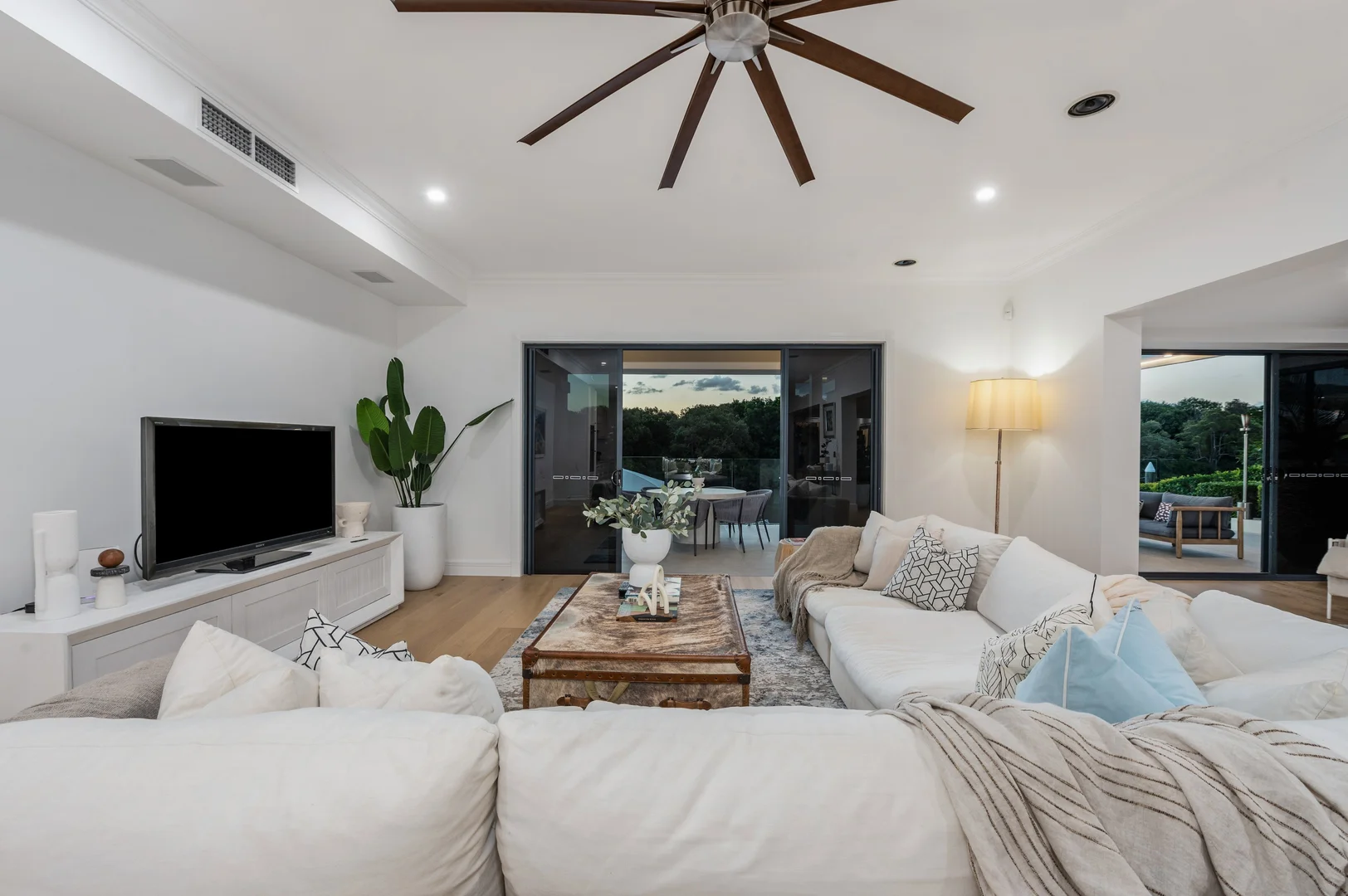 Additional image 10 of 2344 Cressbrook Dr, Hope Island QLD 4212