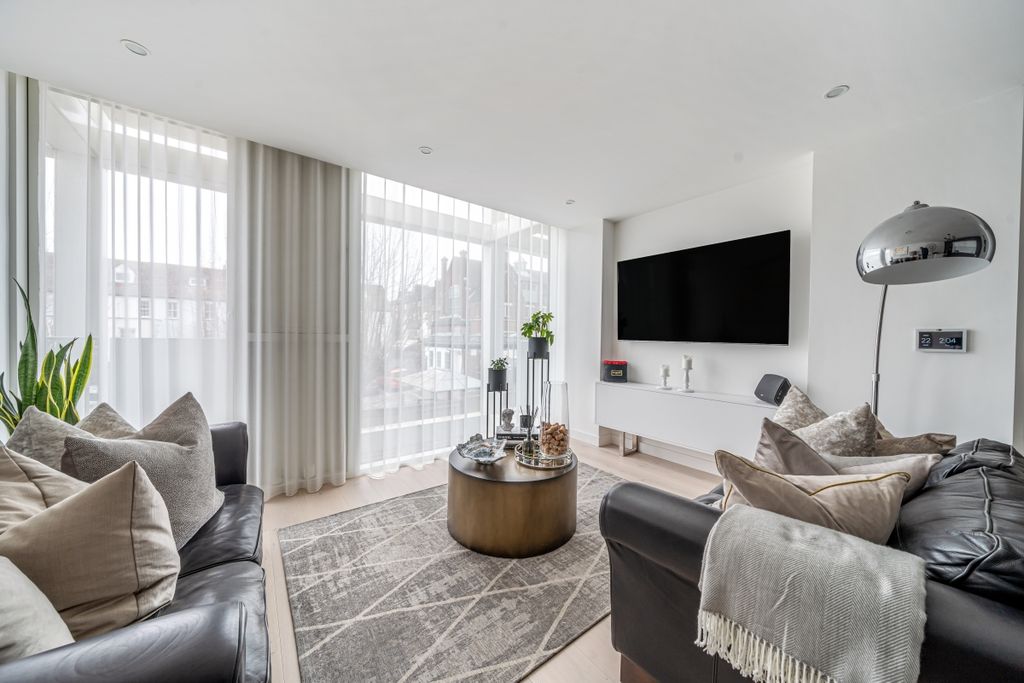 2 bed flat to rentGabriel Square, St.Albans AL1 photo 4