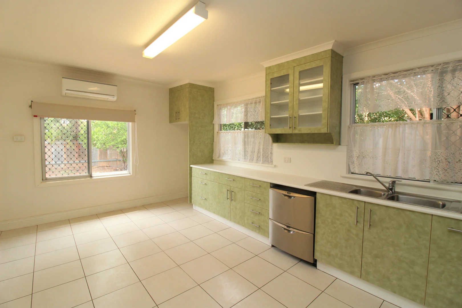 Additional image 2 of 18 William Avenue, Mount Isa QLD 4825
