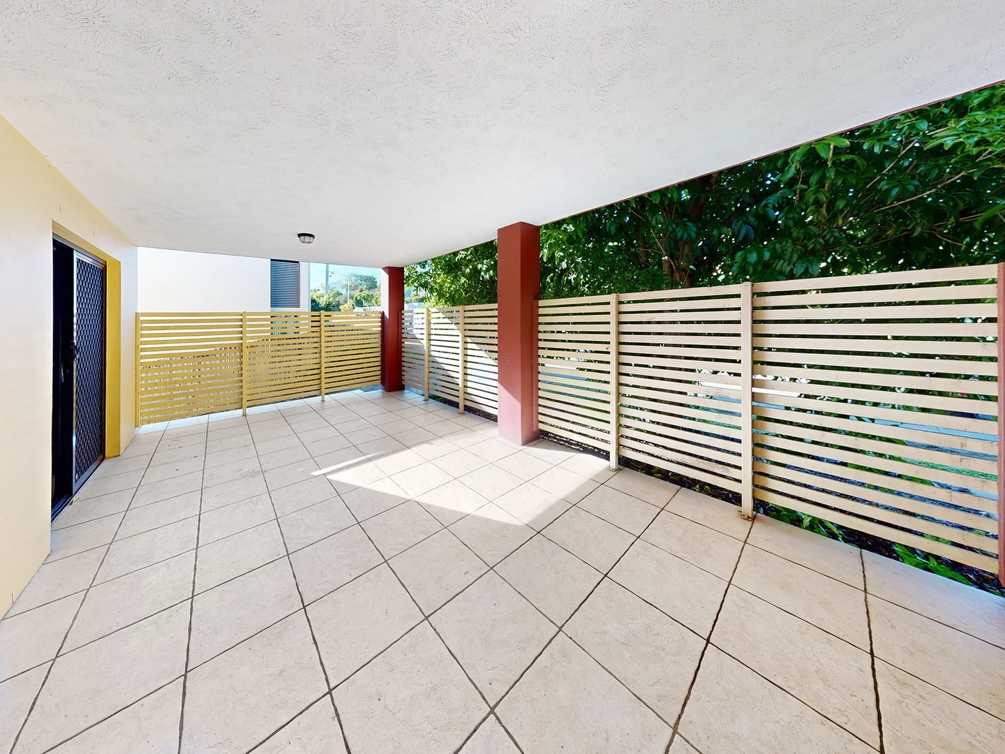 2/23 Ridge Street, Greenslopes QLD 4120