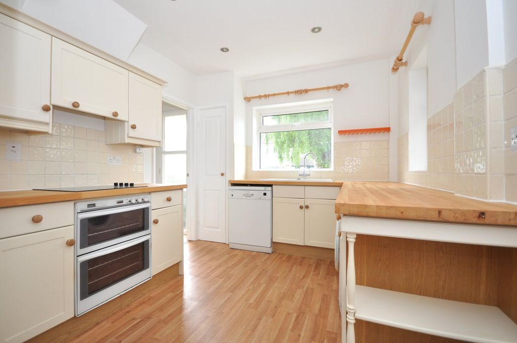 Additional image 6 of 3 bed semi-detached house to rentVineries Close, Leckhampton, Cheltenham GL53