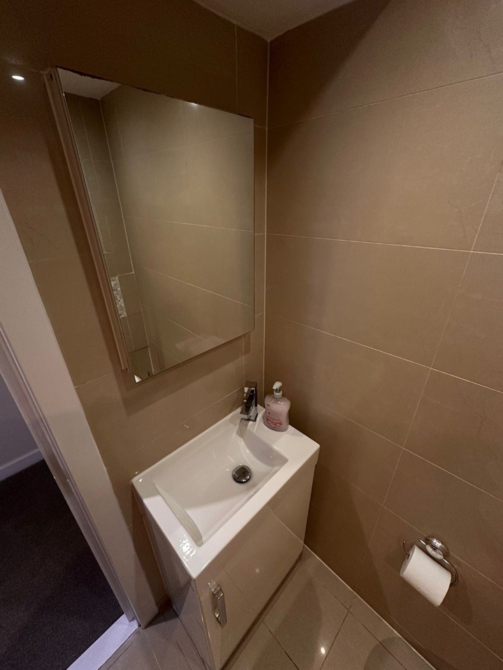 Additional image 6 of 2 Bed Flat, Victoria Street, L1, N1 7GU
