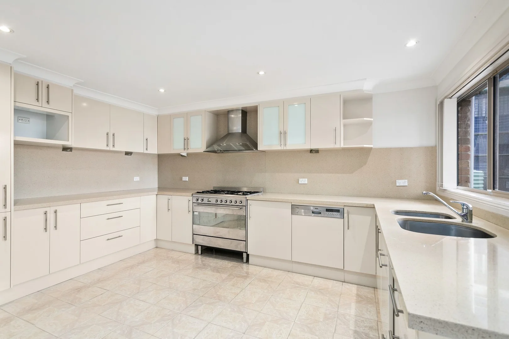 Additional image 2 of 16 McPherson Place, Illawong NSW 2234