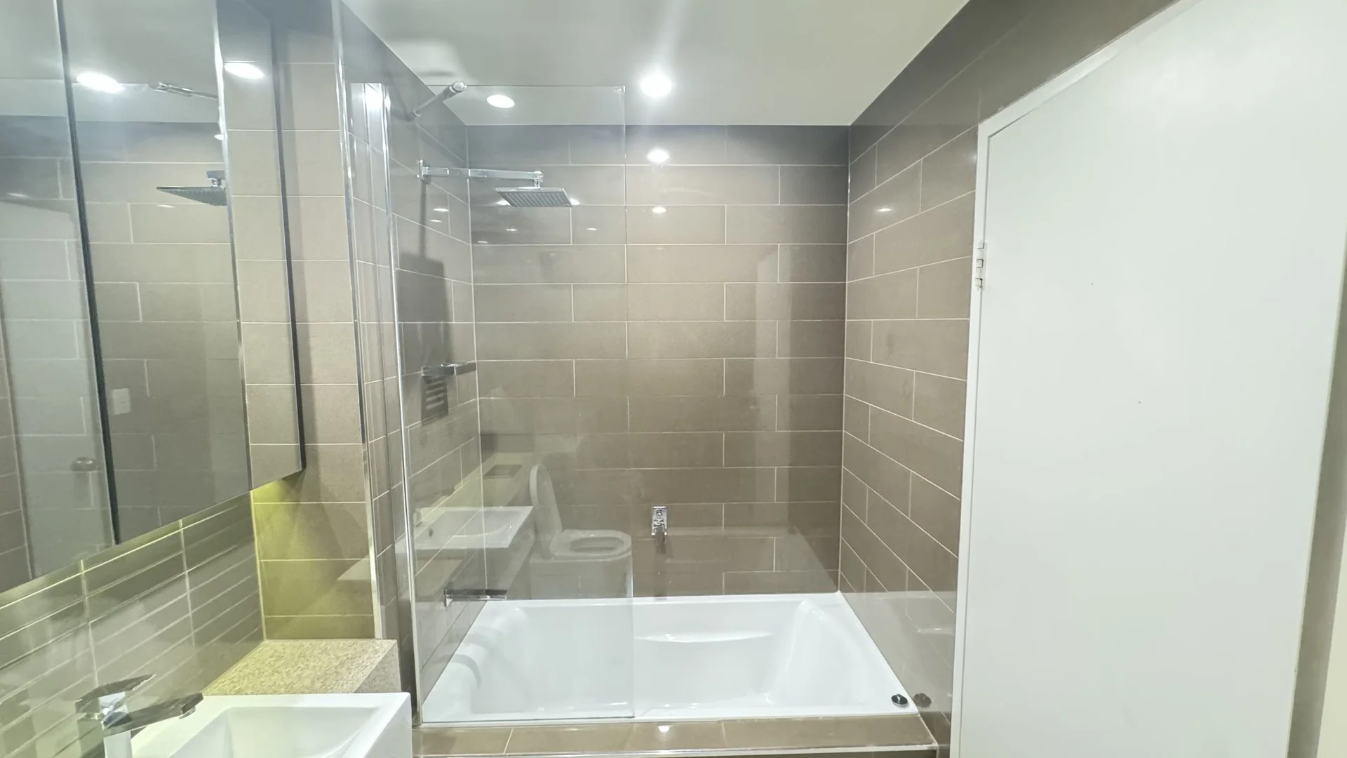 Additional image 15 of WeChat: KRL119 L6/ 5 O’Dea Ave, Zetland NSW 2017