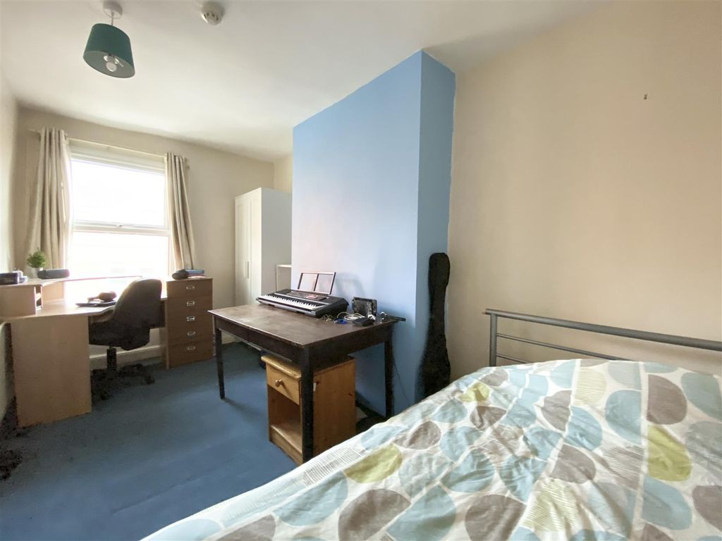 5 bed shared accommodation to rent82 Gell Street, Broomhall, Sheffield S3 photo 5