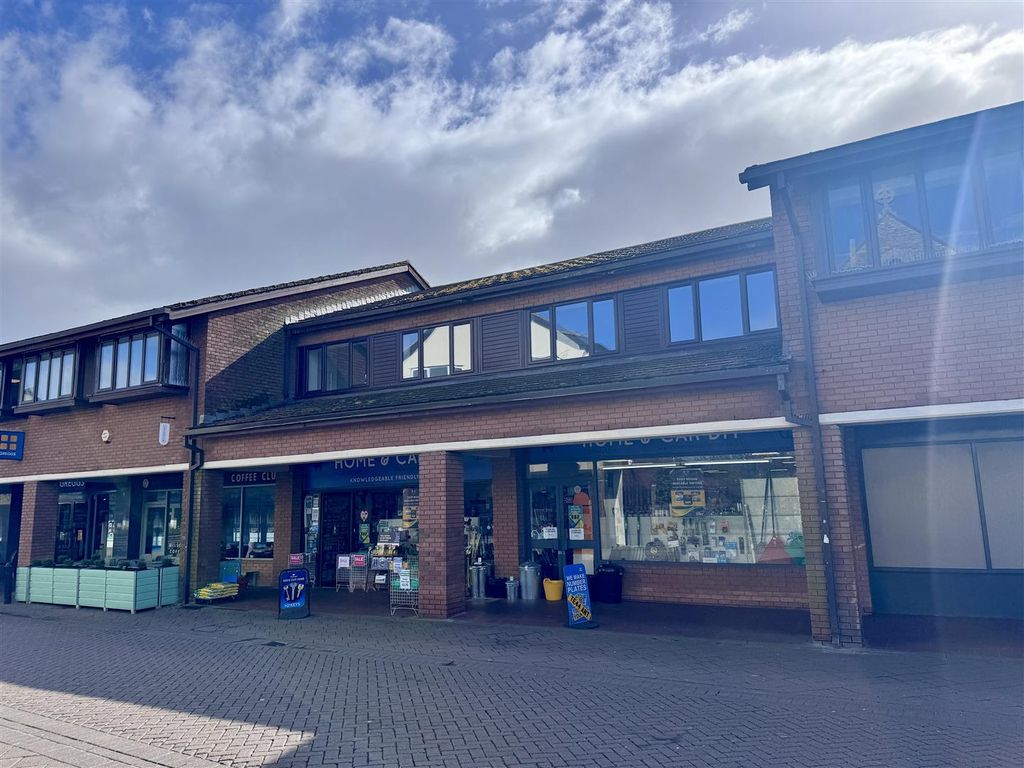2 bed flat to rentWoodstock Way, Caldicot NP26