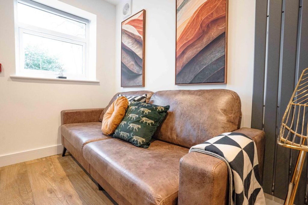 Additional image 3 of 6 bed shared accommodation to rentCromwell Road, Stanmore SO22