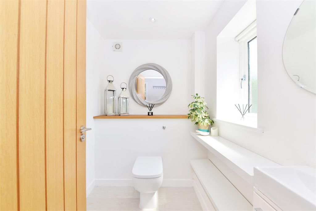 Additional image 4 of 3 bed detached house to rentHenley Road, Ullenhall, Henley-In-Arden B95