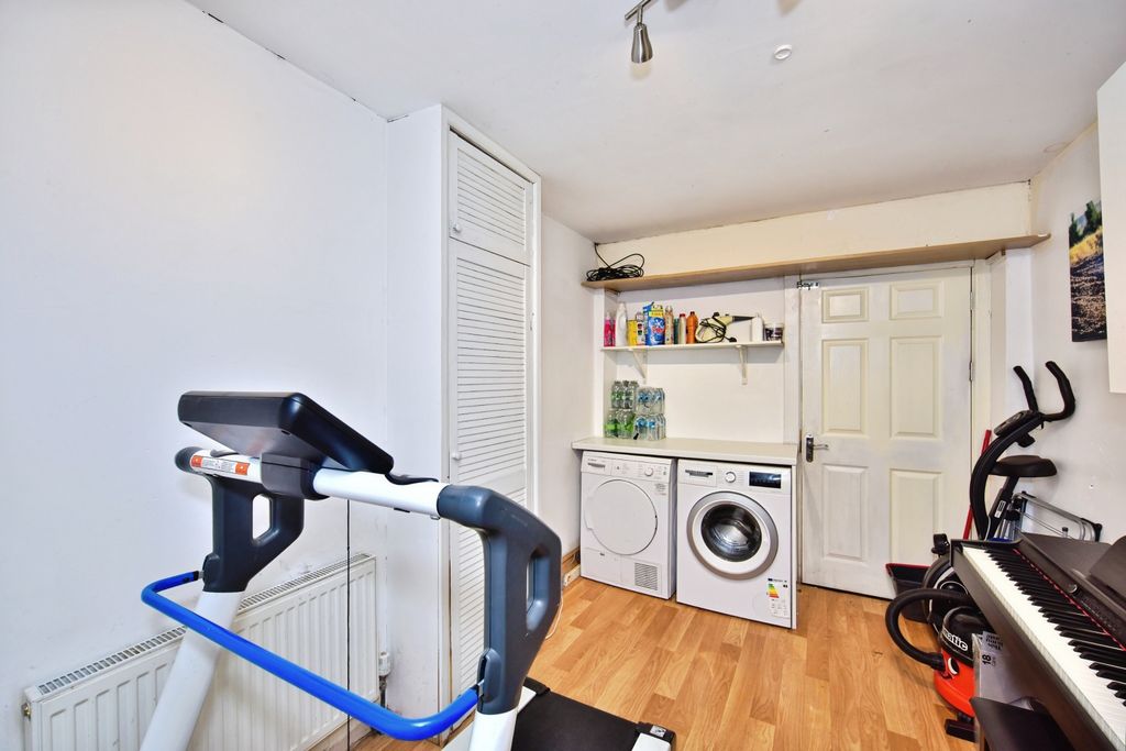 Additional image 8 of 3 bed semi-detached house for saleCherry Orchard, Ditton, Aylesford ME20