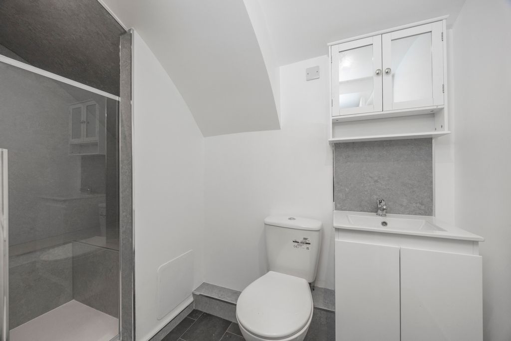 Additional image 7 of 1 bed flat to rentBerkeley Street, Cheltenham GL52