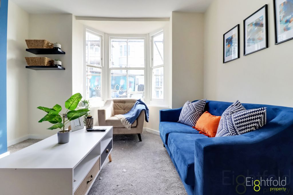 7 bed terraced house to rentEgremont Place, Brighton, East Sussex BN2 photo 3