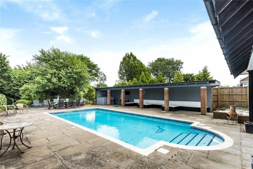 Additional image 2 of 5 bed detached house to rentThe Ridgeway, Cuffley, Potters Bar EN6