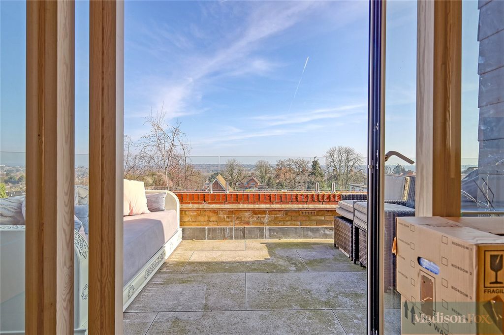 Additional image 30 of 2 bed flat to rentPalmerston Road, Buckhurst Hill, Essex IG9