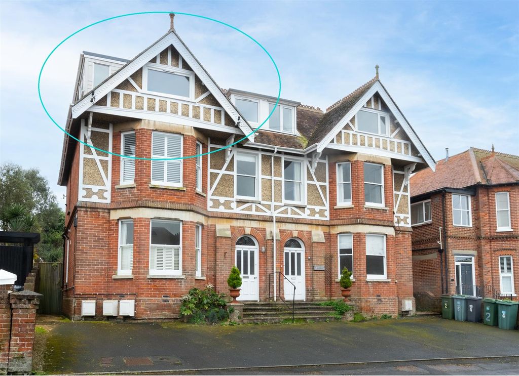 2 bed flat for saleSeaview, Isle Of Wight PO34