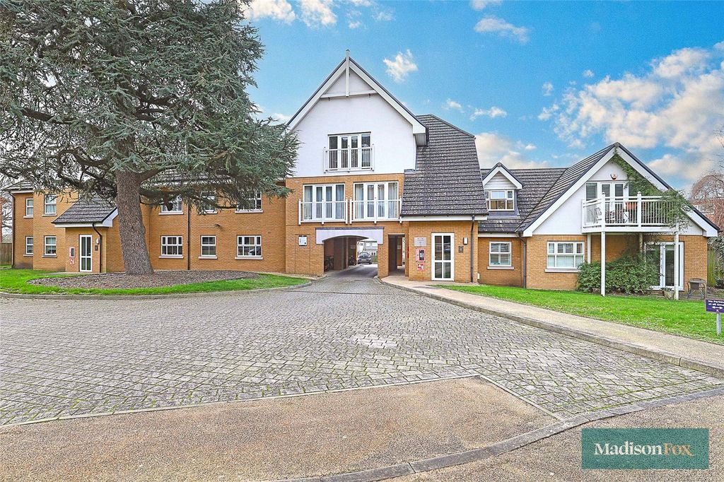 Additional image 14 of 2 bed flat to rentHigh Road, Buckhurst Hill, Essex IG9