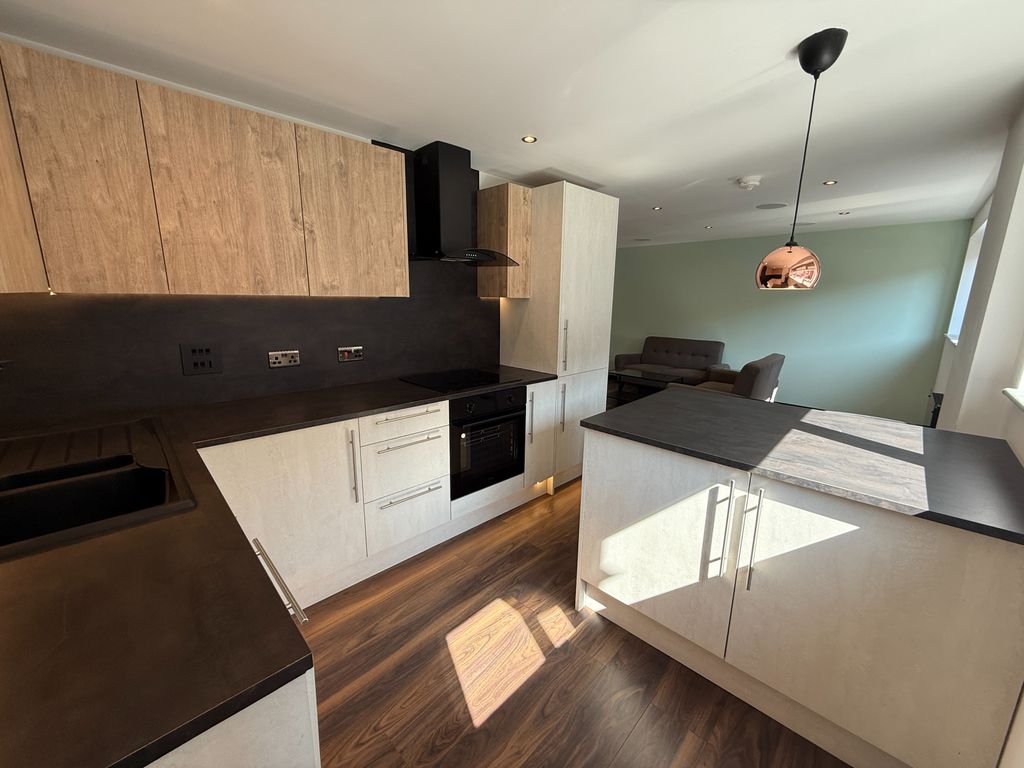 Additional image 3 of 2 bed flat to rentSilvester Street, City Centre, Hull HU1