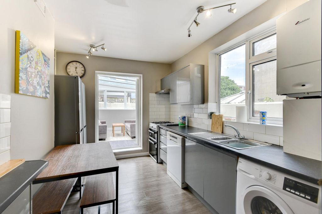 Additional image 17 of 7 bed semi-detached house to rentBernard Road, Brighton BN2