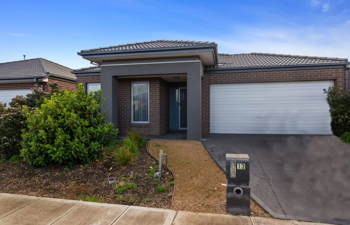 13 Ostend Crescent, Point Cook VIC 3030