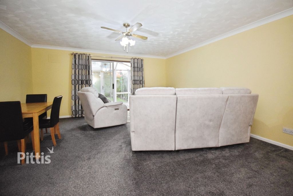 Additional image 4 of 3 bed semi-detached house to rentLinnet Close, Newport PO30