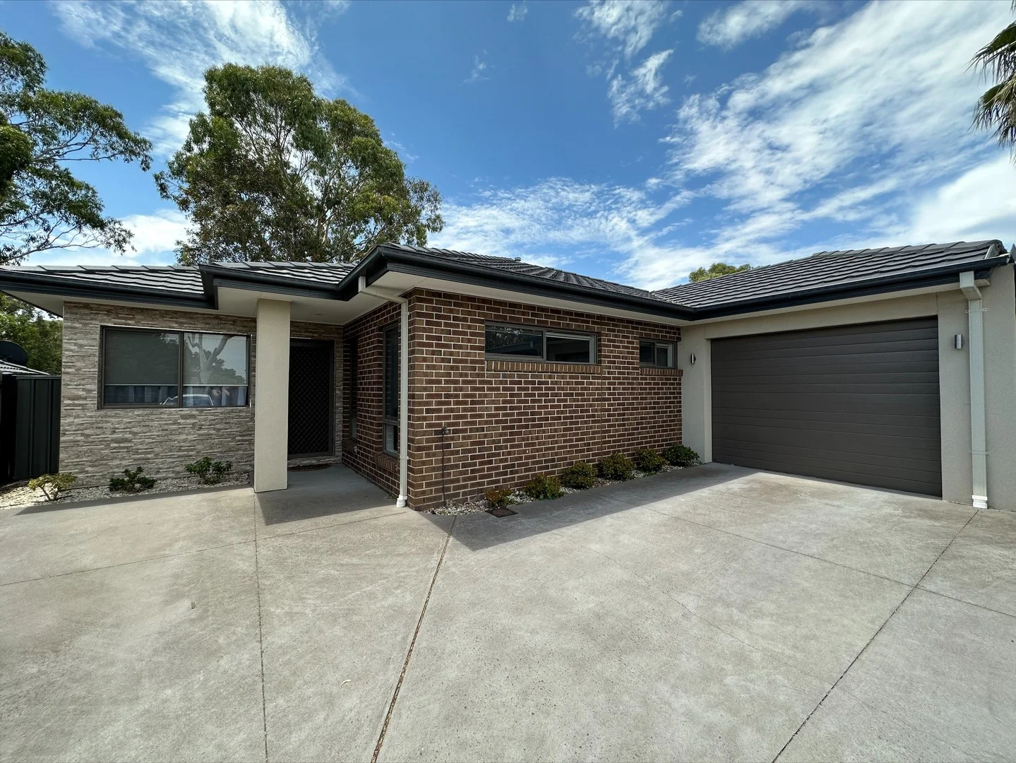 2/125 Fordholm Road, Hampton Park VIC 3976