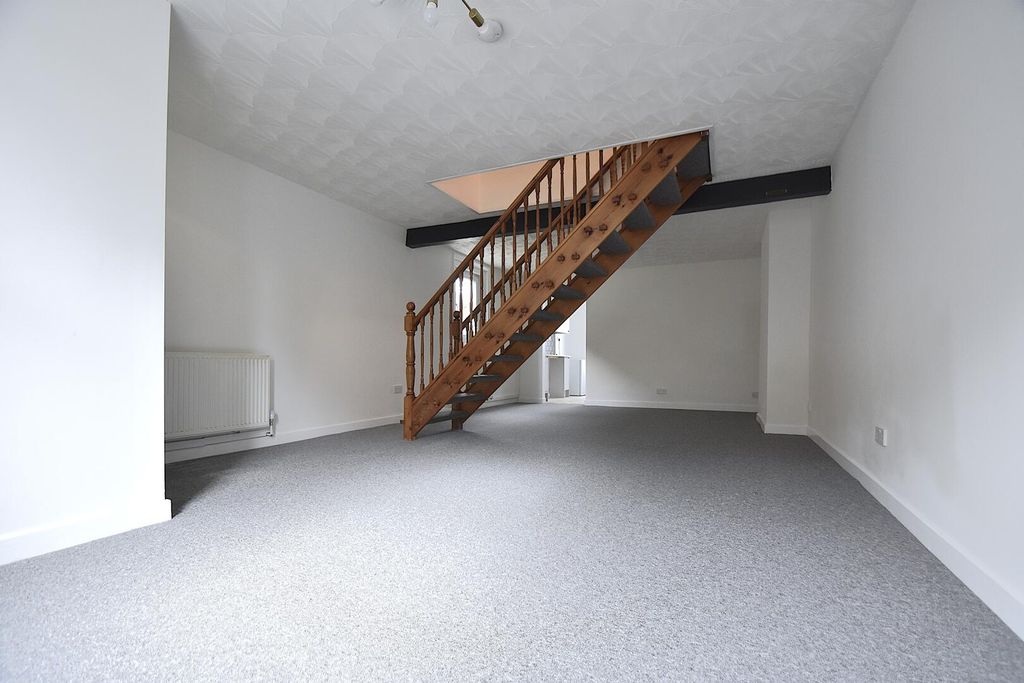 Additional image 4 of 2 bed semi-detached house to rentGreen Street, Ryde PO33