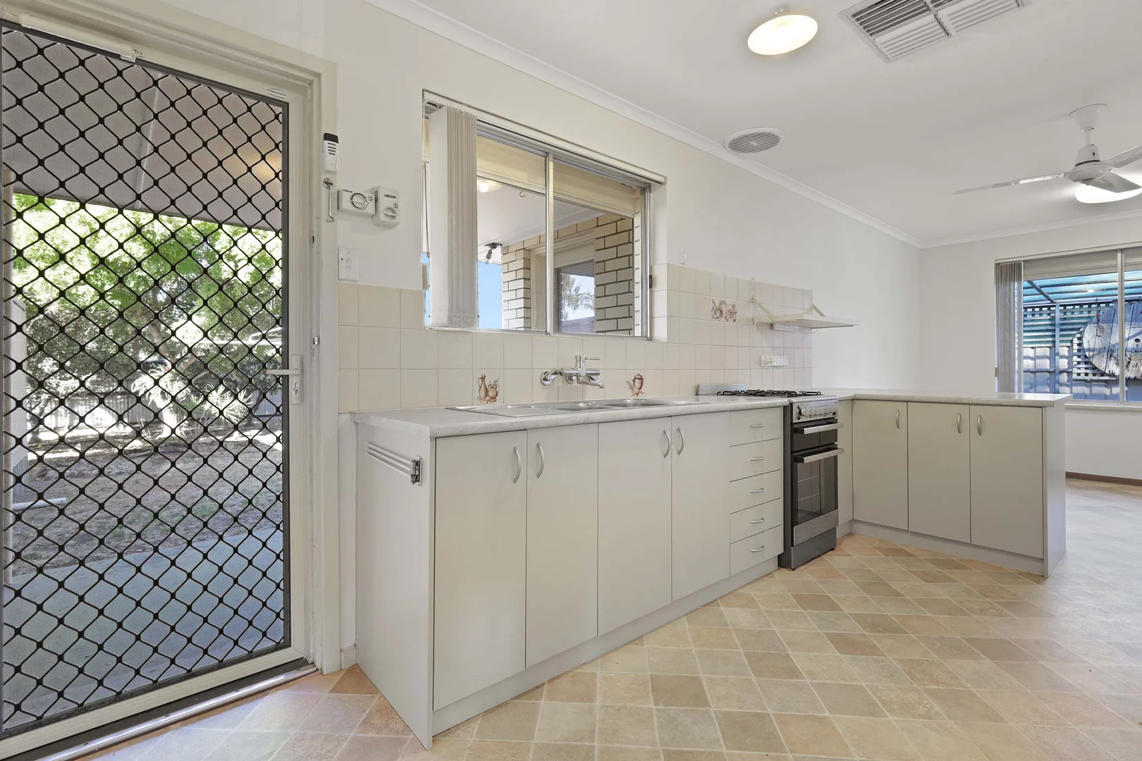 Additional image 8 of 40 Guernsey Crescent, Salisbury North SA 5108