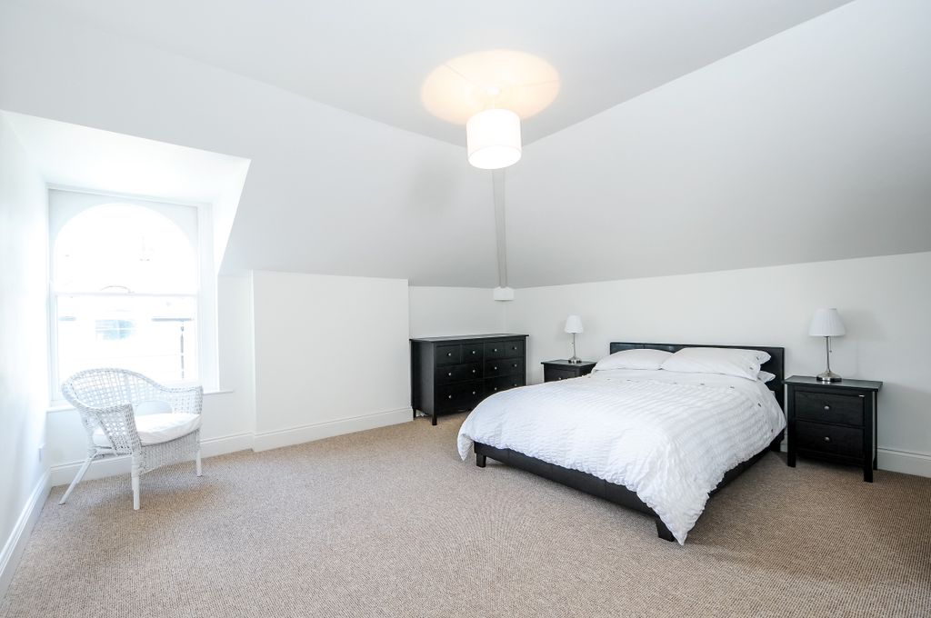 Additional image 7 of 3 bed flat to rentEvesham Road, Cheltenham GL52