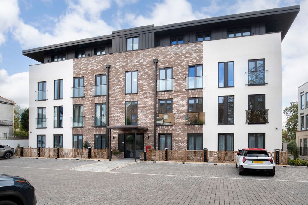 Additional image 19 of 3 bed flat to rentParabola Road, Cheltenham GL50