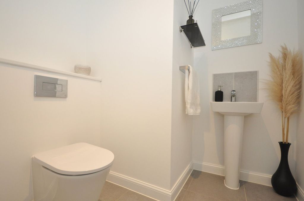 Additional image 15 of 4 bed semi-detached house to rentClover Drive, Cheltenham GL52