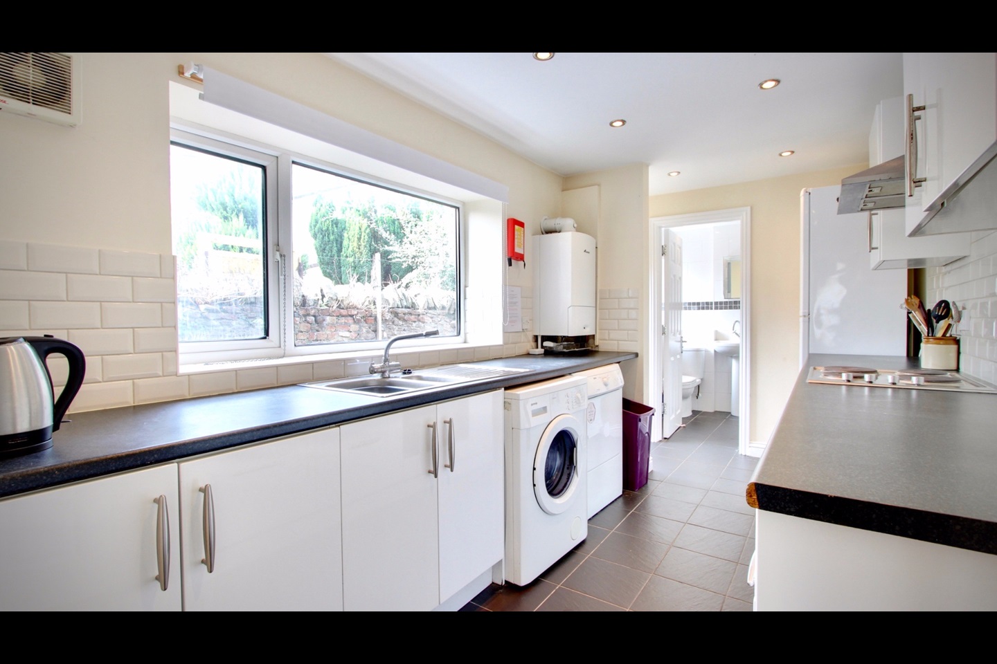 4 Bed Terraced House, Victoria Park, BS16, N1 7GU photo 3