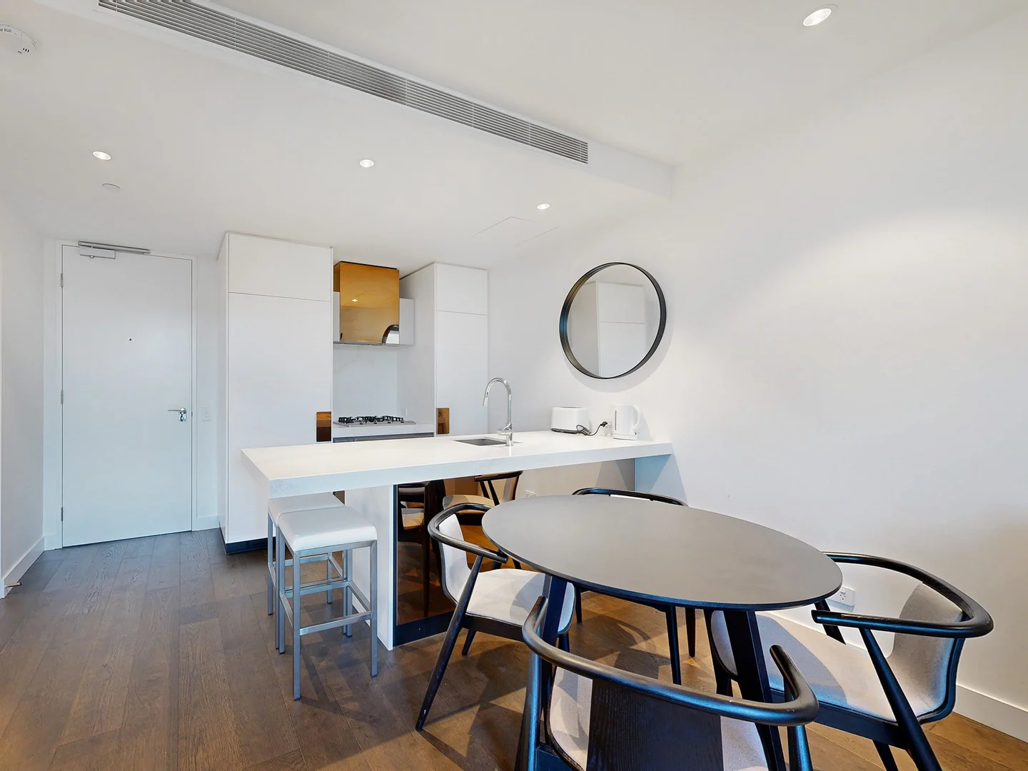805/8 Bowen Crescent, Melbourne VIC 3004