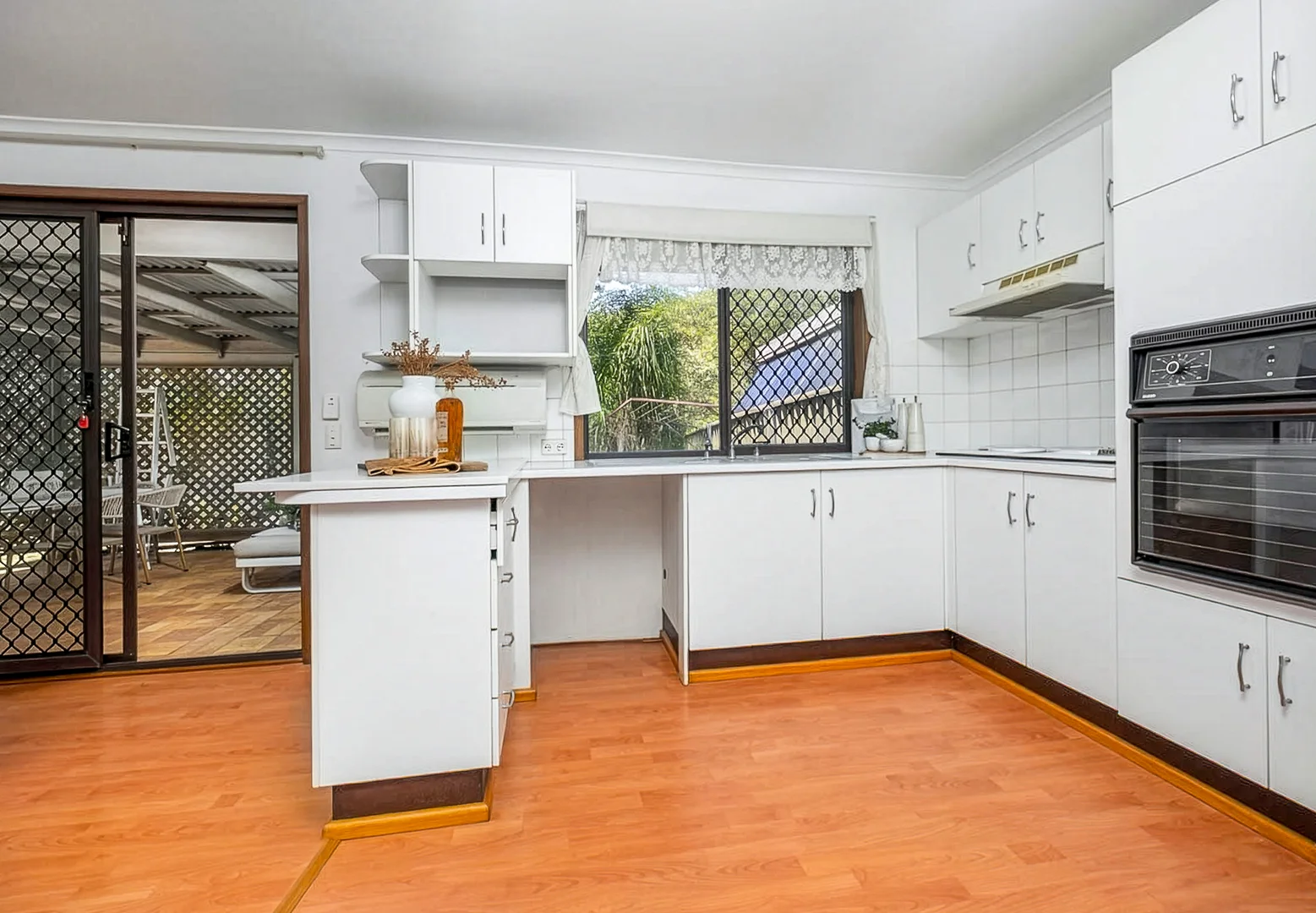 Additional image 3 of 2/10 Callistemon Court, Arundel QLD 4214