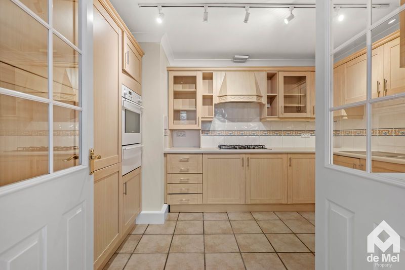 Additional image 6 of 3 bed flat for saleThe Broad Walk, Imperial Square, Cheltenham, Gloucestershire GL50