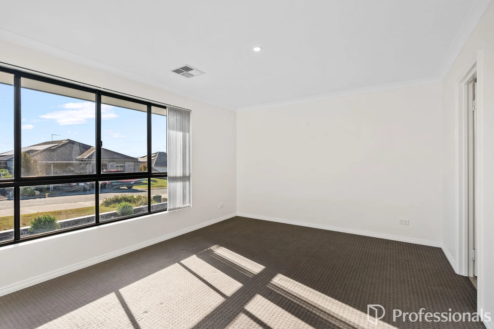 Additional image 2 of 15 Halcyon Crescent, Aveley WA 6069