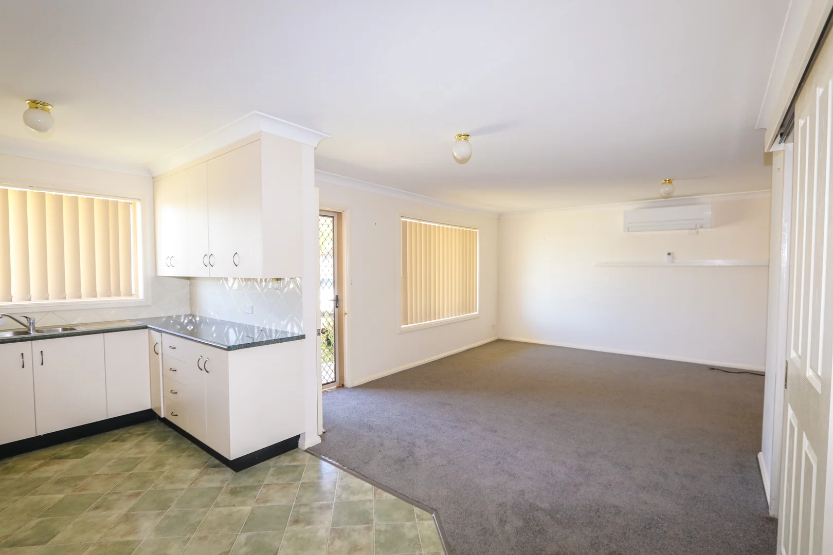 Additional image 3 of 1/90 Parkes Street, Temora NSW 2666