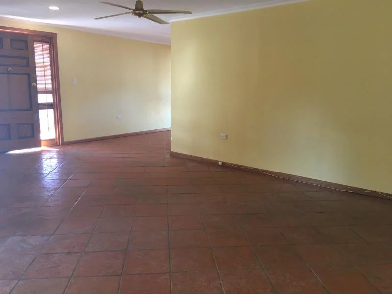 16 Kennebery Crescent, Roxby Downs SA 5725 photo 3
