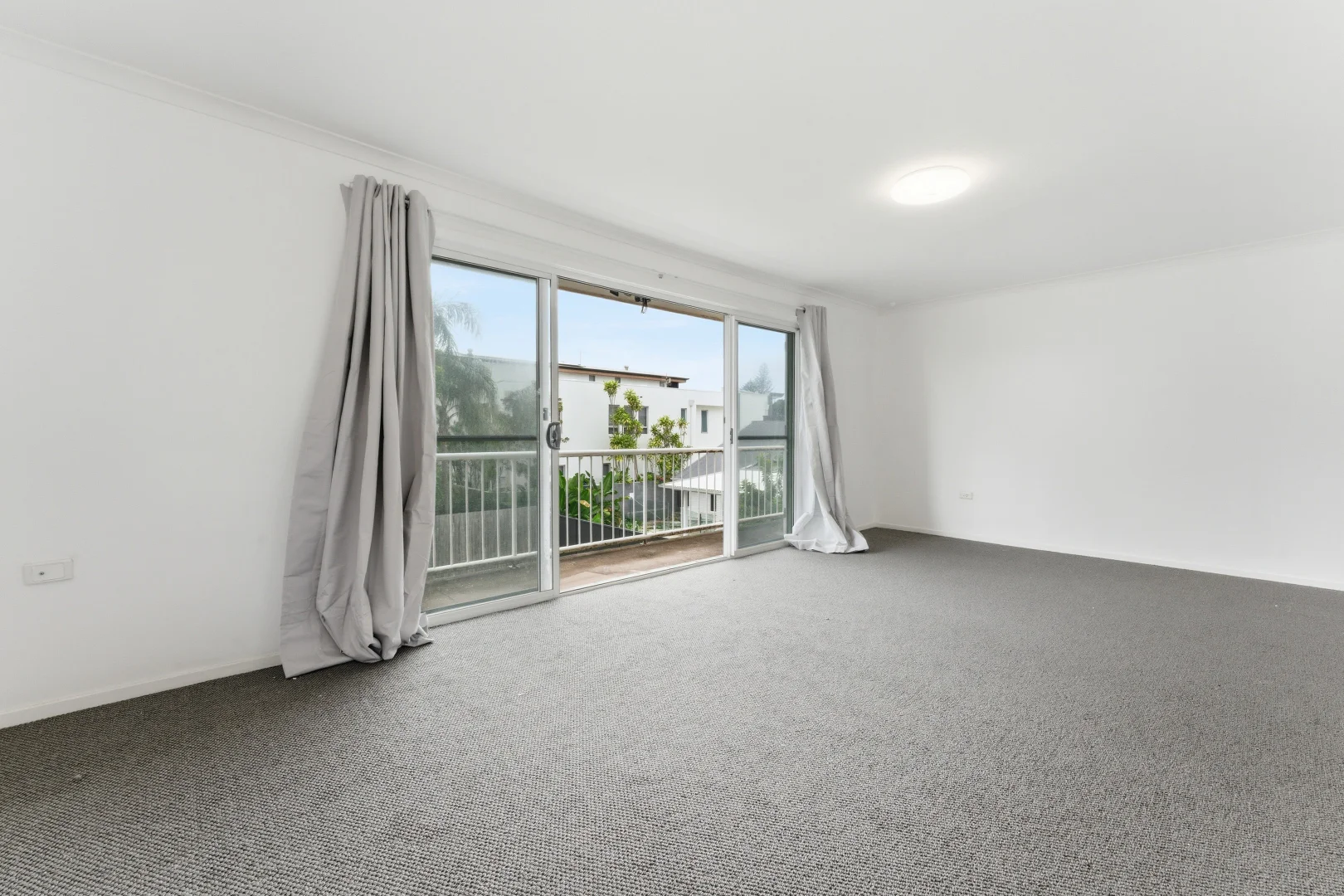 Additional image 2 of 1/2423 Gold Coast Highway, Mermaid Beach QLD 4218