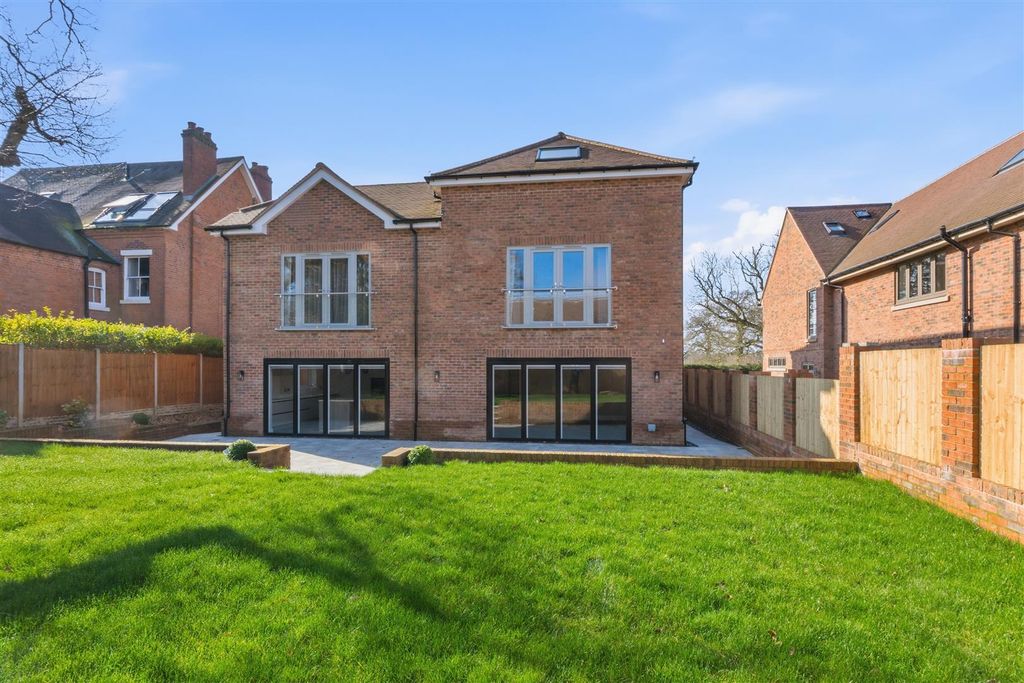 Additional image 47 of 4 bed detached house to rentChessetts Wood Road, Lapworth, Solihull B94
