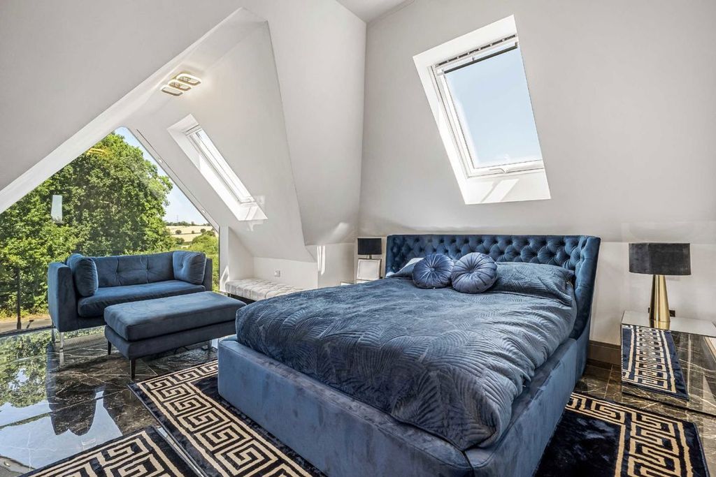 Additional image 9 of 5 bed detached house to rentWaggon Road, Barnet EN4